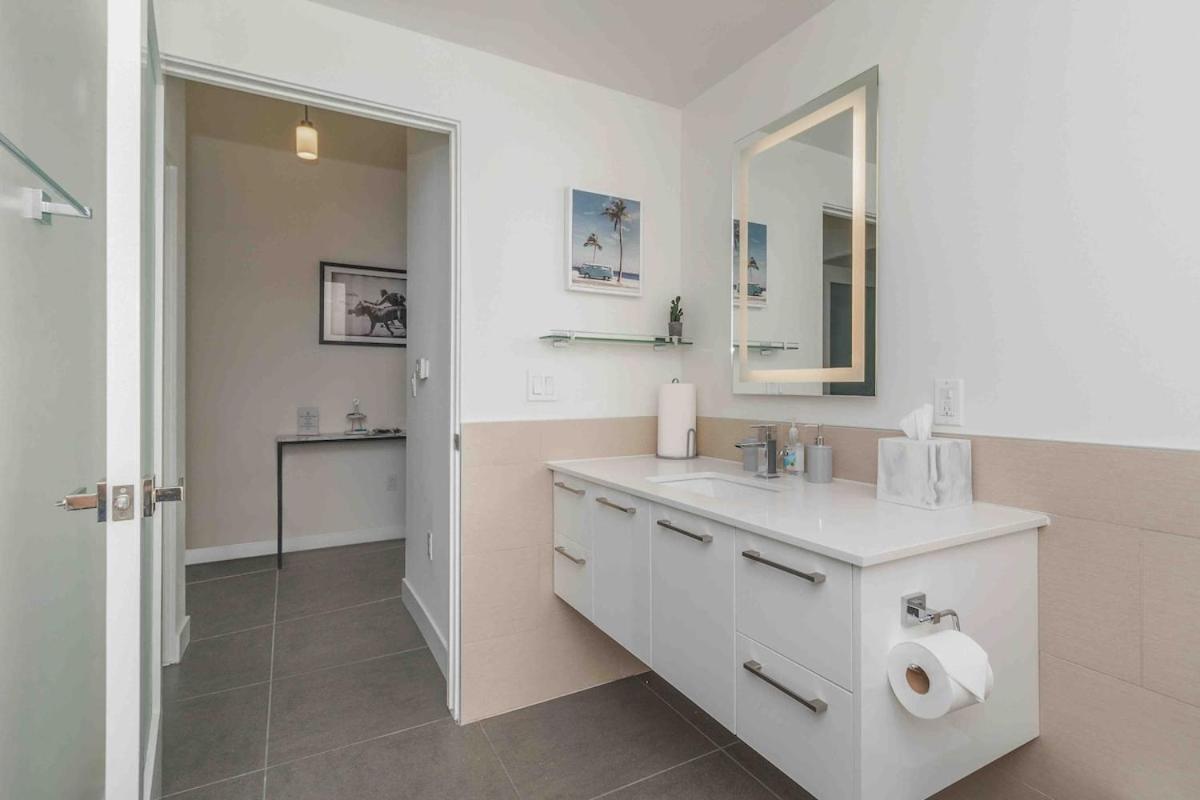 Modern Loft-rooftop Pool, Spa, Gym & Free Parking * Los Ángeles