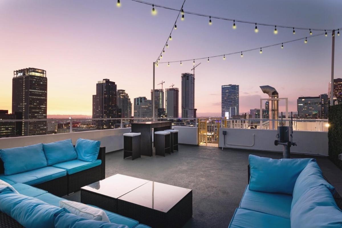 Apartamento Modern Loft-rooftop Pool, Spa, Gym & Free Parking